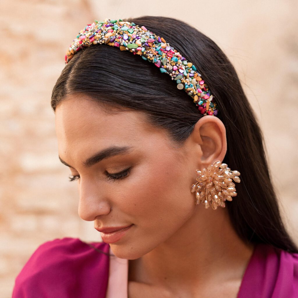 esta diadema con estilo es la pomada y moma mil